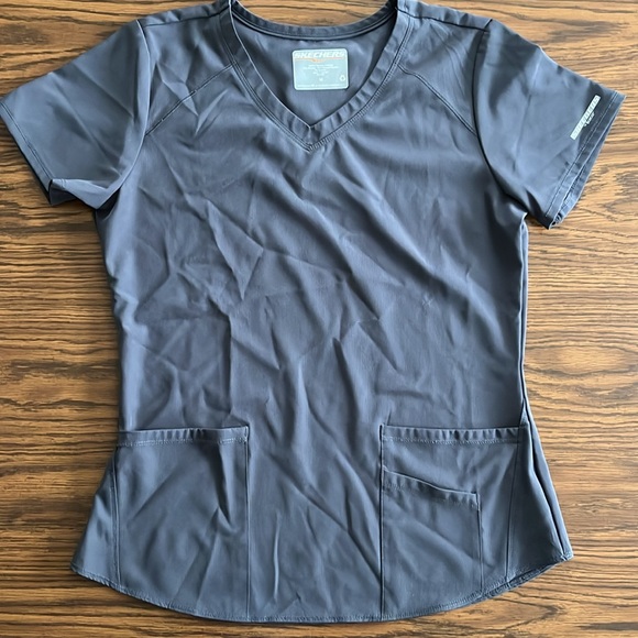 SCRUBS - 6 PIECES - SKECHERS - Rx GEAR - BUTTERSOFT - 3 TOPS - 3 PANTS- SIZE M - Picture 2 of 13